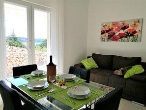 Dining - Apartments Tih (Marina)