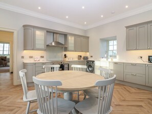Dining - Balmashanner Farmhouse (Forfar)