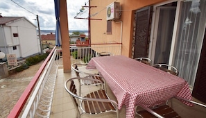 Terrace/patio - Apartments and Rooms Mirja (Starigrad)