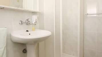 Apartment (A2) | Bathroom | Shower