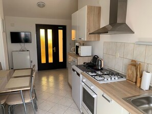 Fridge, microwave, oven, stovetop - Apartment Ivica (Tribunj)