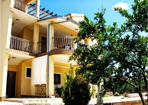 Exterior - Apartment Ivica (Tribunj)