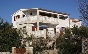 Building design - Apartments Amalija (Rogoznica)