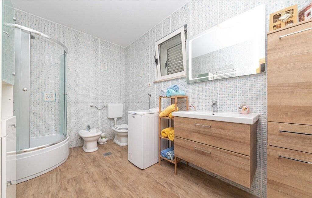 House | Bathroom | Shower
