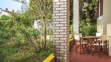 Apartment (A1) | Garden