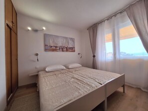 アパートメント (A2)