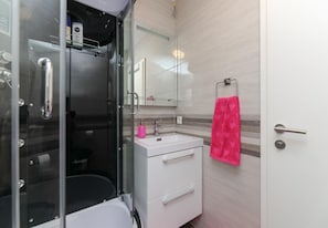 Ferienhaus | Badezimmer | Dusche