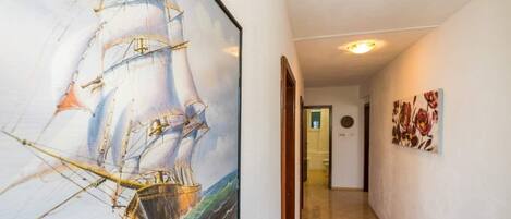 Apartment (A1) | Flur