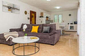 Apartment (A1) | Living room - Apartment Ivan (Solta)