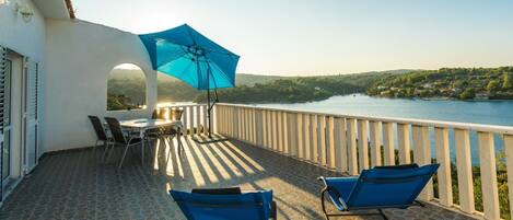 Apartment (A1) | Balkon