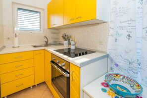 Apartment (A1) | Private kitchen - Apartment Angie (Solta)