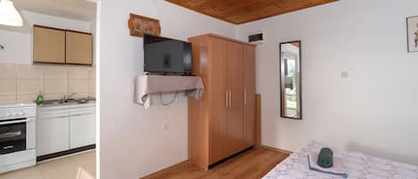 Studio (A1) | Interior