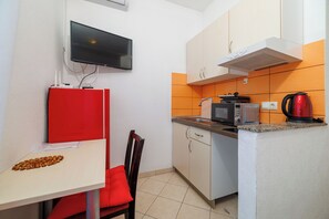 Studio (A4) | Private kitchen - Apartments Domagoj (Karlobag)