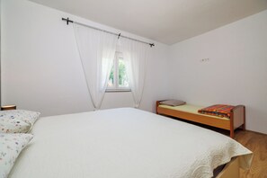 Apartment (A3) - Apartments Domagoj (Karlobag)