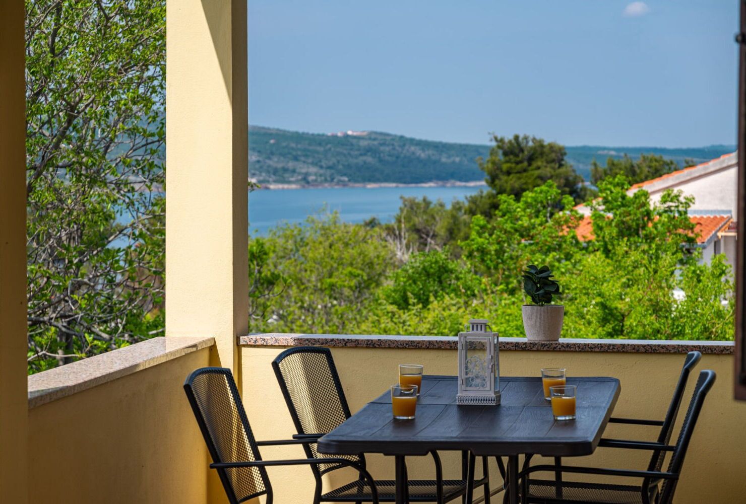 Apartment (A1) | Balkon