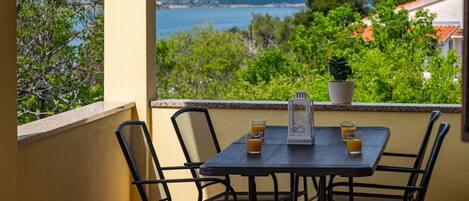 Apartment (A1) | Balkon