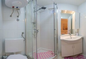Apartment (A1) | Bathroom | Shower
