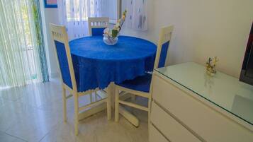 Apartment (A1) | Dining