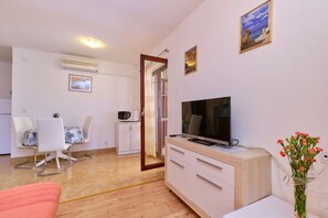 Apartment (A2) | Ruang tamu