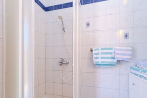 Apartment (A3) | Bilik Mandi | Pancuran mandi 