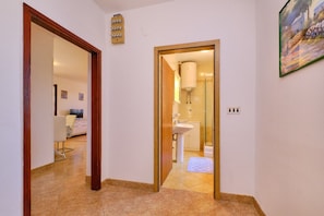 Apartment (A2) | Hallway