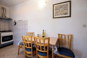 Apartment (A2) | Dining - Apartments Soni (Postira)