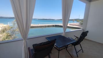 Studio (A2) | Vue sur lâeau