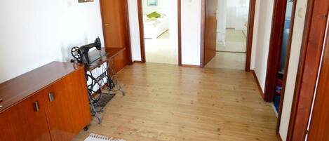 Apartment (A1) | Flur