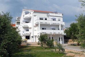 Building design - Apartments Boris Novalja (Novalja)