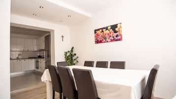 Apartment (A1) | Dining