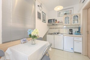 Studio (A1) | Interior - Apartment Orange (Medulin)