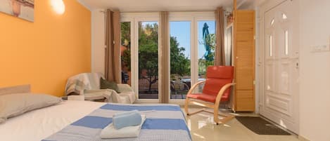 Studio (A1) | Interior