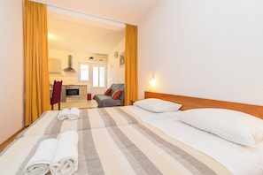 Studio (A3) | Free WiFi - Apartment Ivo (Razanac)