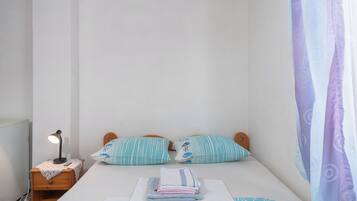 Room (S3) | Free WiFi