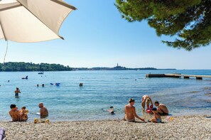 Beach - Apartments Martin (Rovinj)