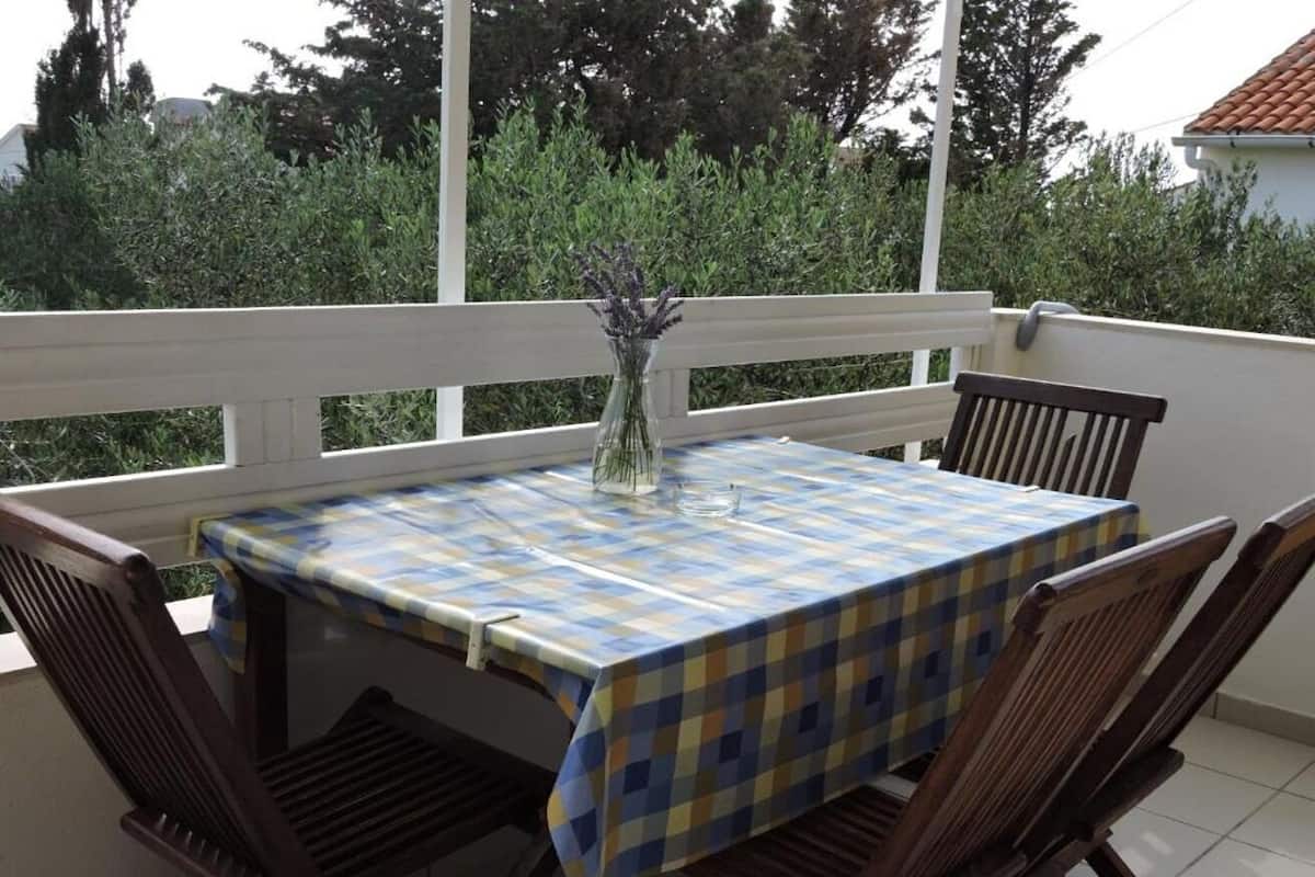 Căn hộ (A4) | Ban công