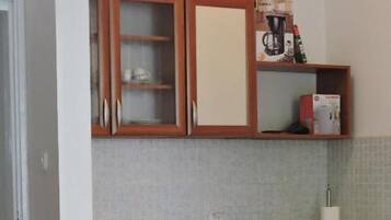 Căn hộ (A3) | Bếp riêng | Tủ lạnh, bếp nấu, dụng cụ pha espresso, ấm điện