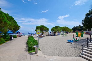 Beach - Apartment Miriam (Opatija)