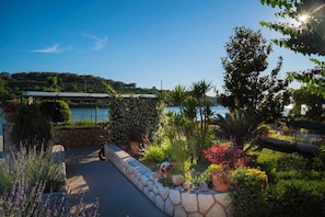 Courtyard - Apartments Anka (Rab)