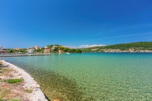 Beach nearby - Apartments Anka (Rab)