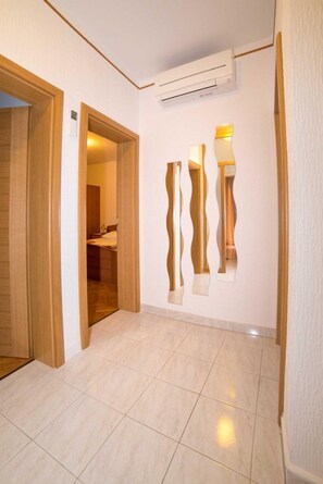 Apartment (A2) | Hallway - Apartments Anka (Rab)