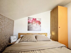 Apartment (A2)