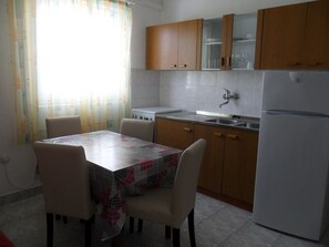 Apartment (A2) | Private kitchen - Apartments Mango (Marina)