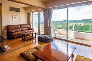 Exclusive Suite, 1 Bedroom, Pets Allowed, Mountain View | Premium bedding, in-room safe, desk, laptop workspace - Scenery Resort Suruga (Numazu)