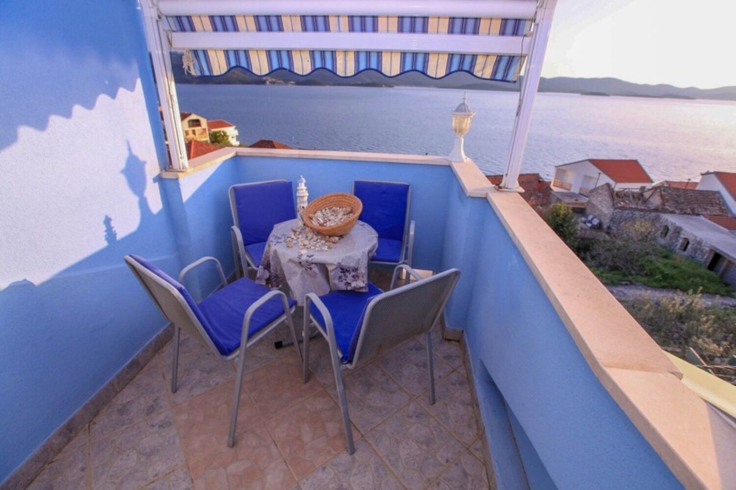 Căn hộ (A5) | Ban công