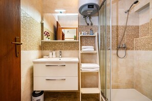 Apartment (A2) | Bathroom - Apartment San (Povljana)