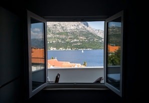 Vista al agua