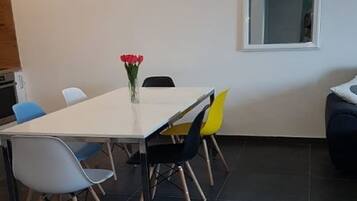 Apartment (A1) | Speisen
