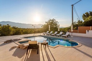 Hus | Udendørs pool | Udendørs pool, opvarmet pool