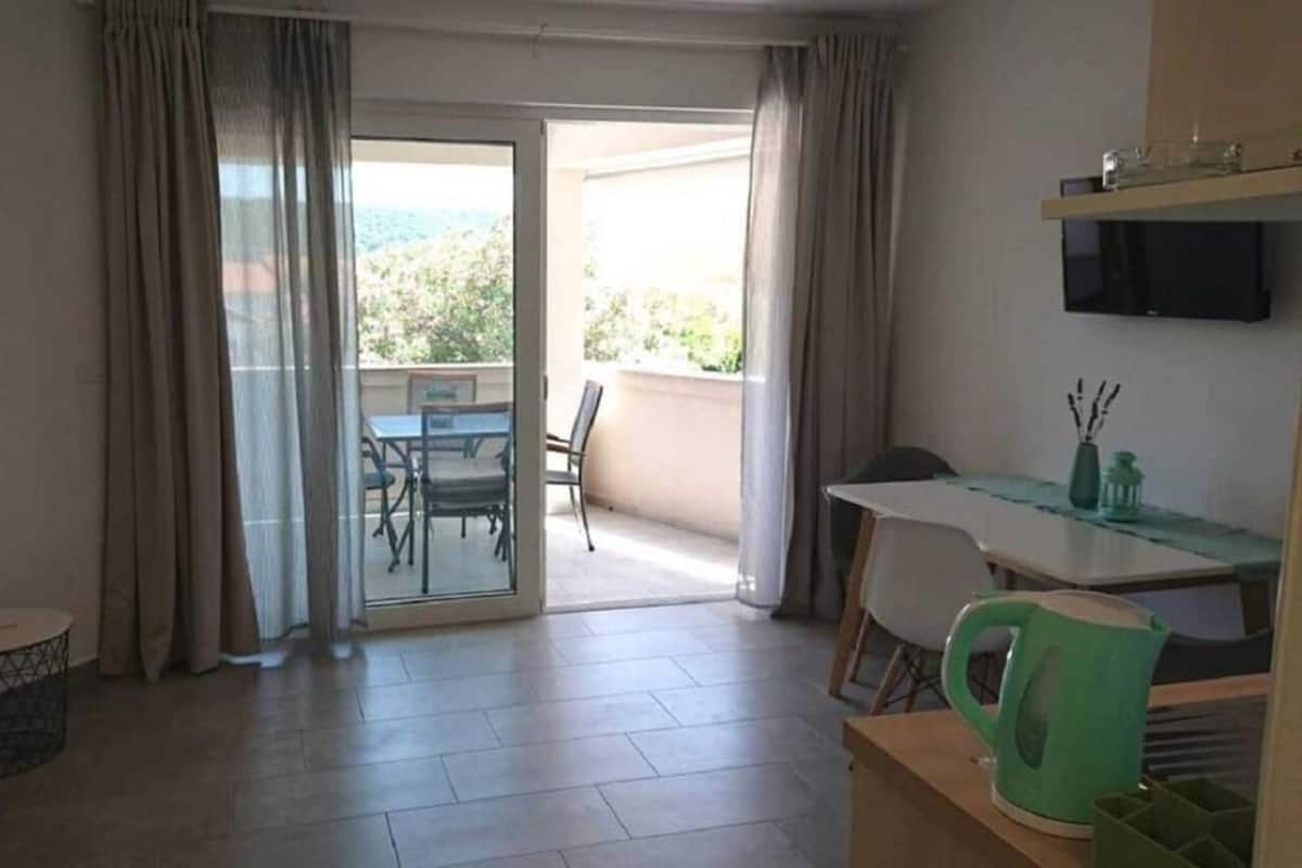 Căn hộ (A1) | Phòng khách